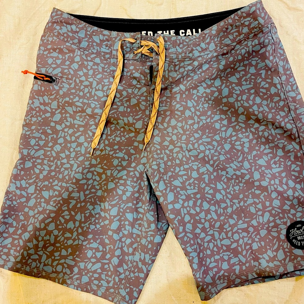 Heed the Call - surf shorts. Size 33. 6 inch inseam
